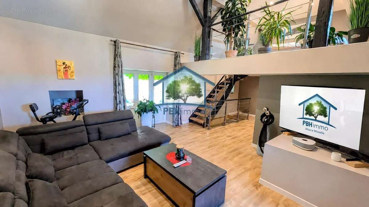 OBERSOULTZBACH (67) - Maison 156m² habitables  + Maison 60m² à rénover avec Cour, Caves, Jardin et Terrasses sur 5.08 ares - photo 4
