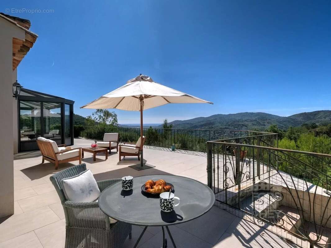 Maison à PEYMEINADE