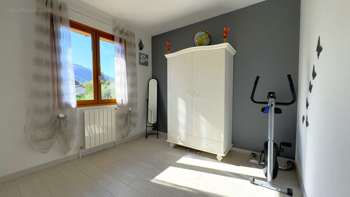 Maison à SAINT-MARTIN-D&#039;HERES