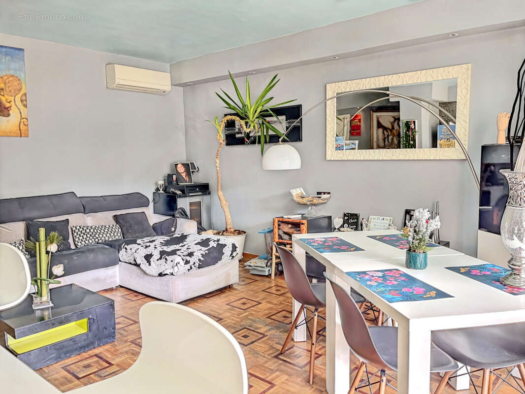 Appartement à MARSEILLE-5E