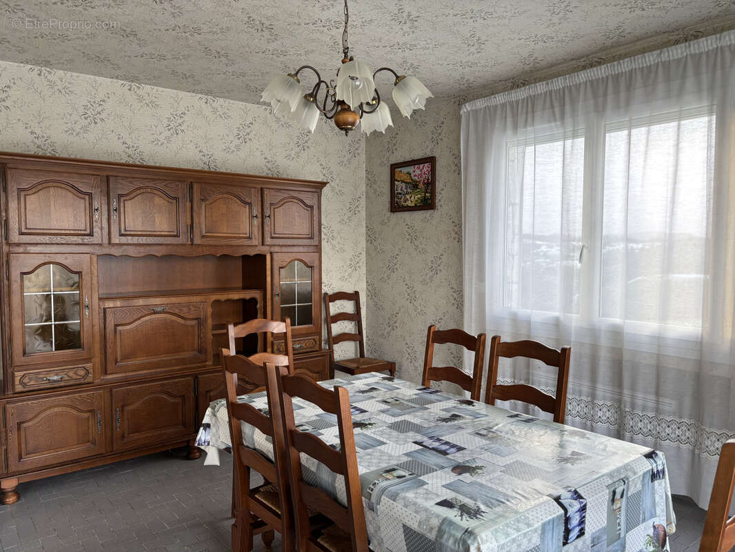 Maison à SAINT-THURIN