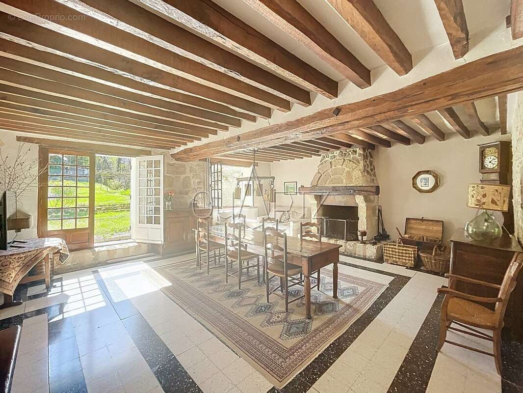 Fort potentiel pour cette vaste maison familiale - photo 7