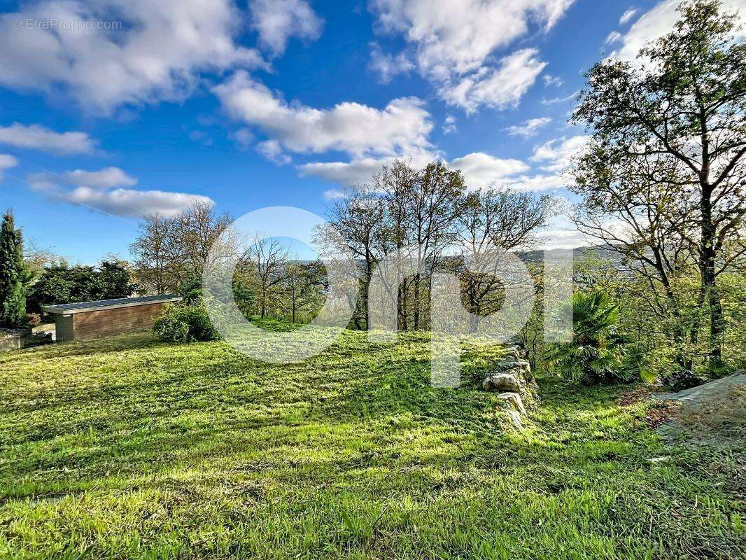 Terrain à MALEMORT-SUR-CORREZE