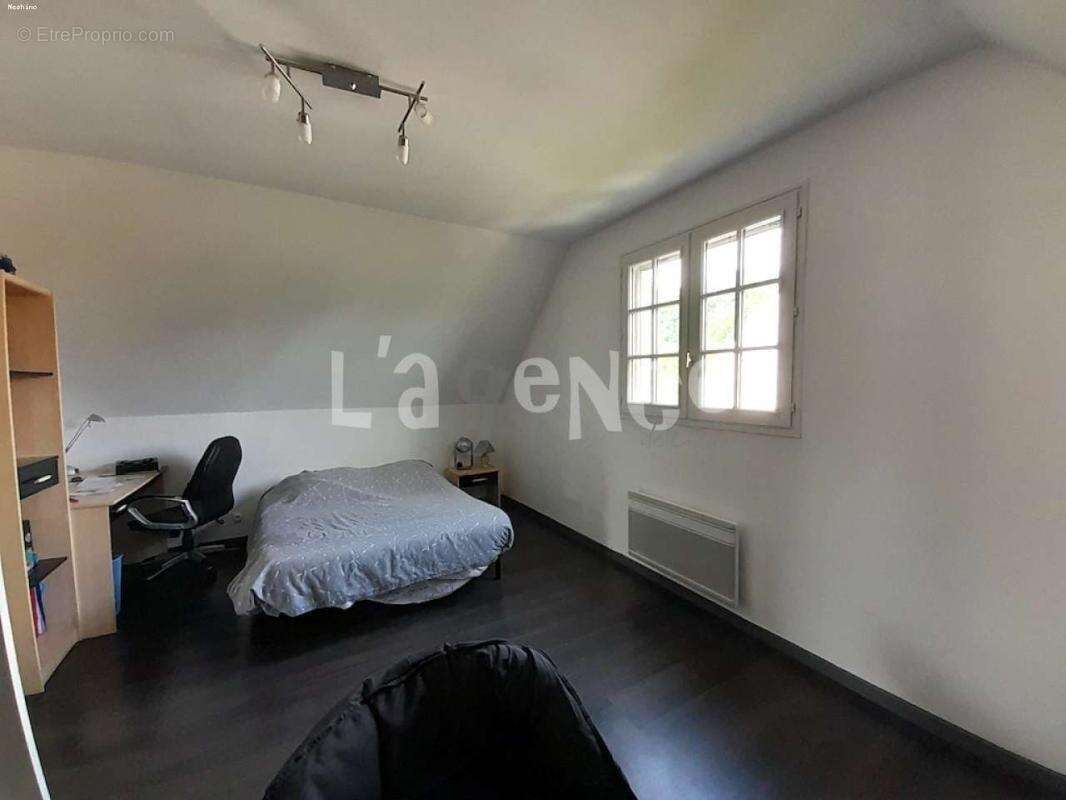 Maison à CLAYE-SOUILLY