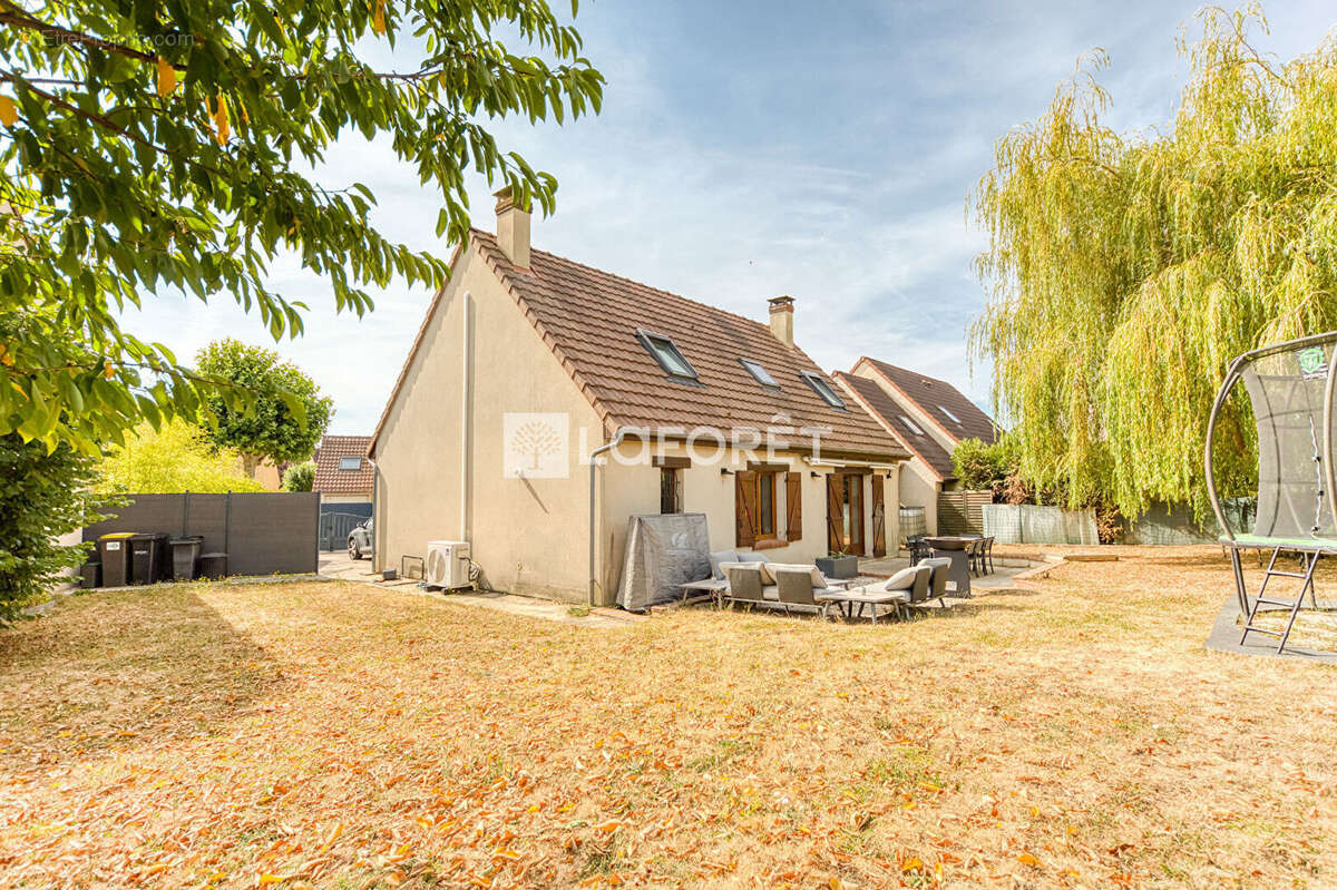 Maison Chevry Cossigny 6 pièce(s) 92m2 - photo 14