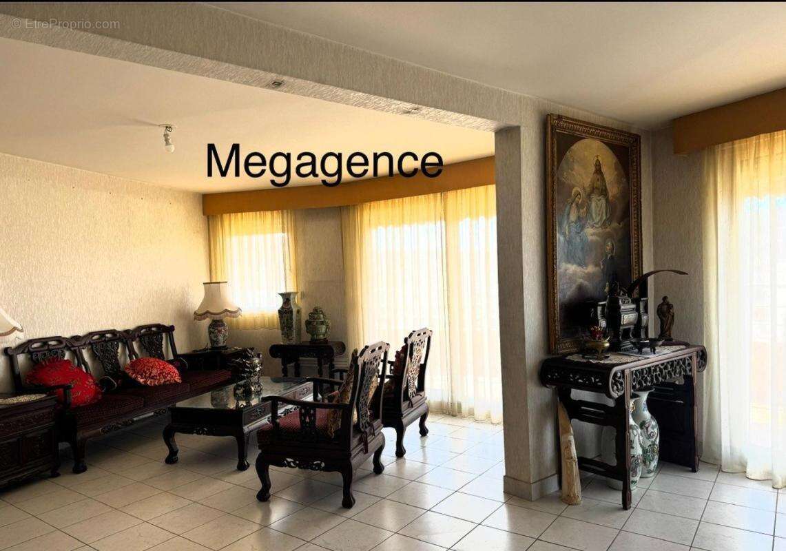 Appartement à HYERES