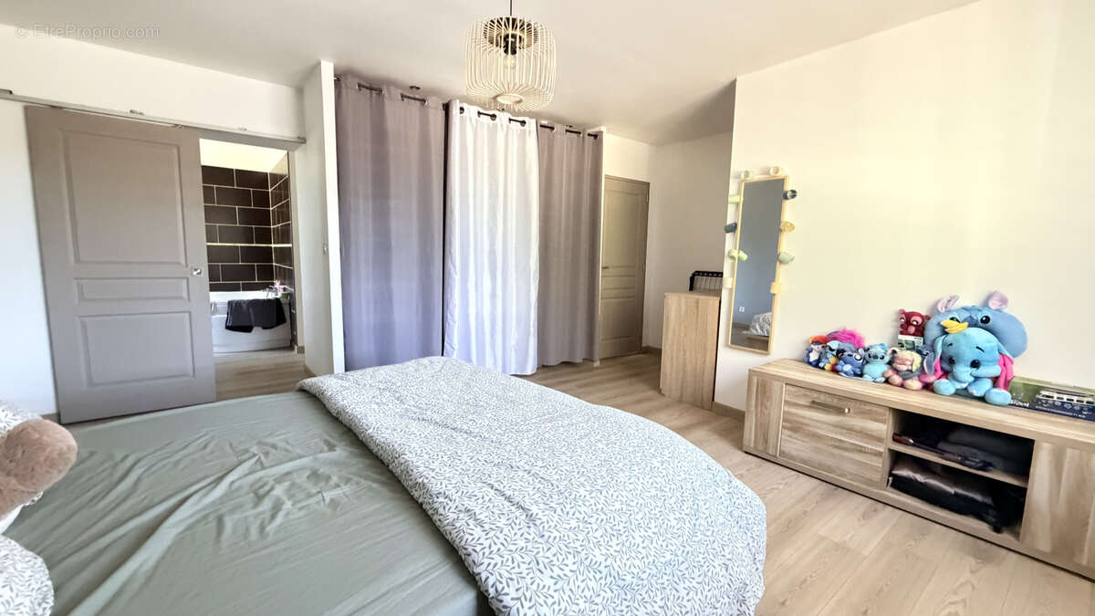 En exclusivité sur la commune de  THUN-SAINT-MARTIN Semi plain pied  individuel - photo 4