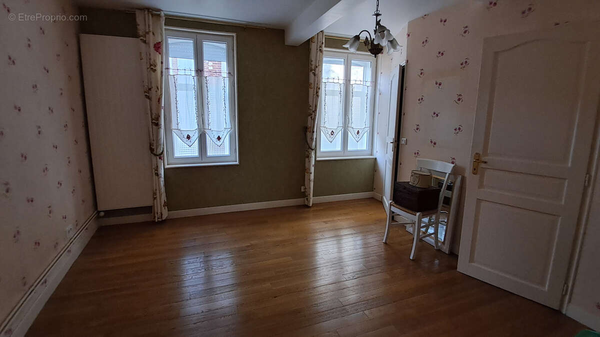 Maison à BREZOLLES