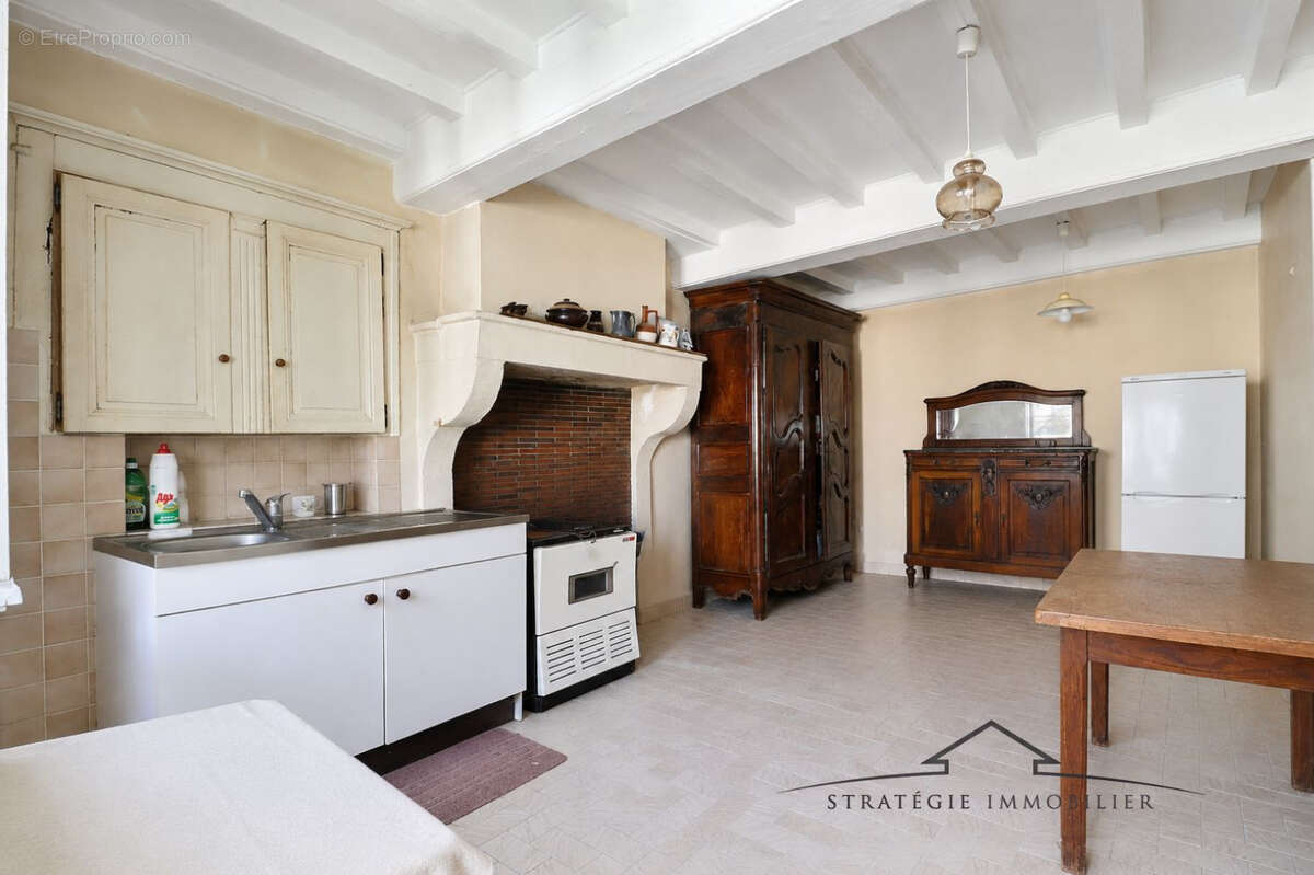 Maison ancienne avec grand jardin et garage - photo 4