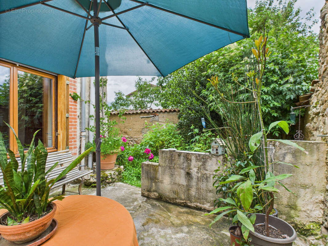 Maison à MARSAC-EN-LIVRADOIS