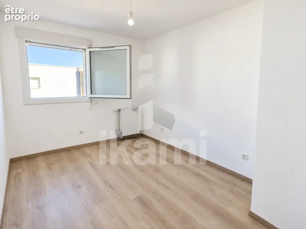 T4 de 76 m2 avec terrasse de 10 m2 et vue Belledonne - photo 7