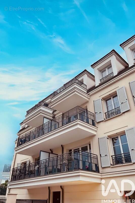 Photo 1 - Appartement à LE PLESSIS-ROBINSON