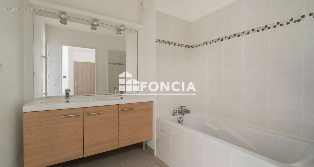 Appartement à MARSEILLE-6E