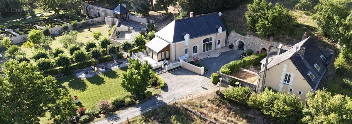 Maison 194 m² à Neuille-Pont-Pierre  - photo 2