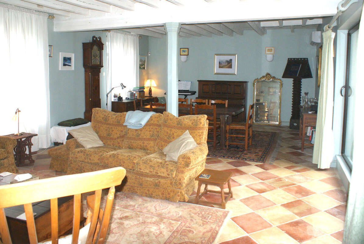 Maison à MONTLIEU-LA-GARDE