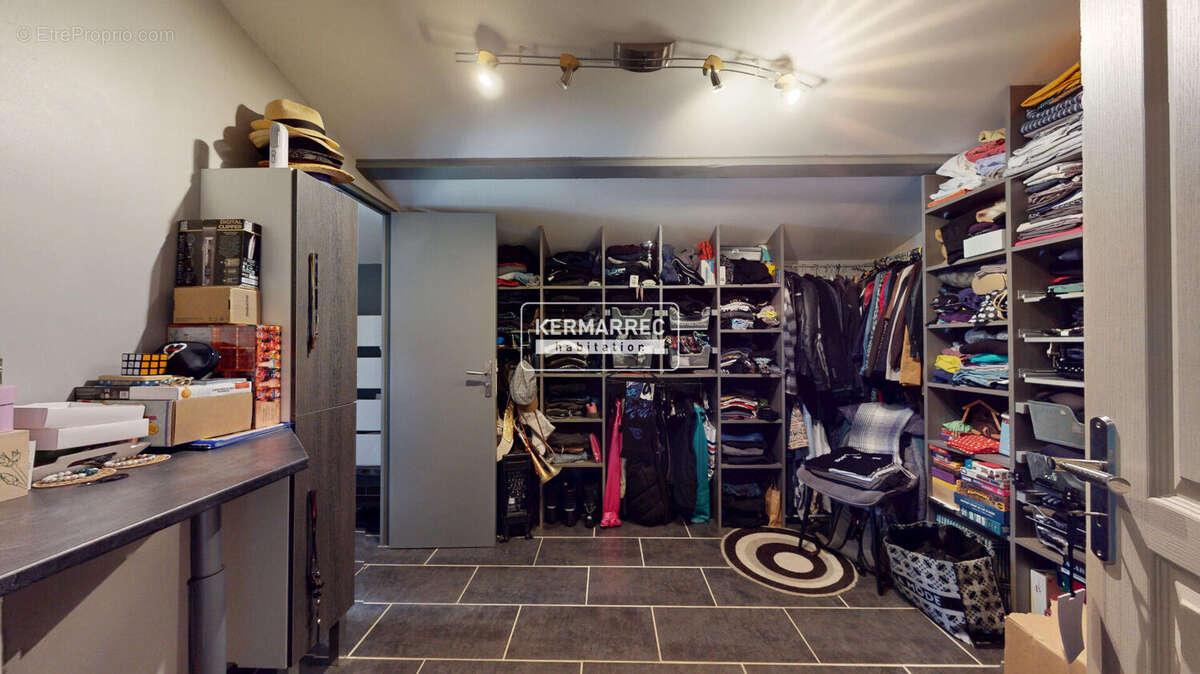 Maison plain-pied - 4 Chambres - Nombreuses annexes - photo 10