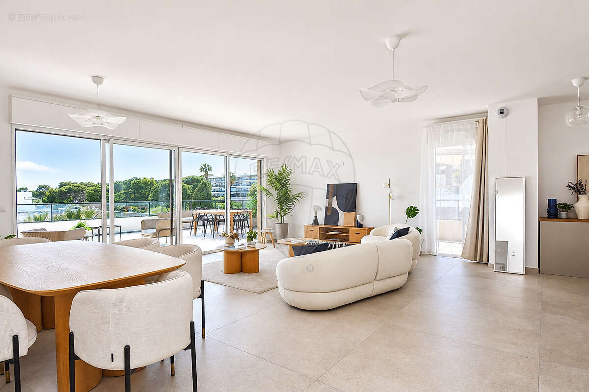 Appartement à VILLENEUVE-LOUBET