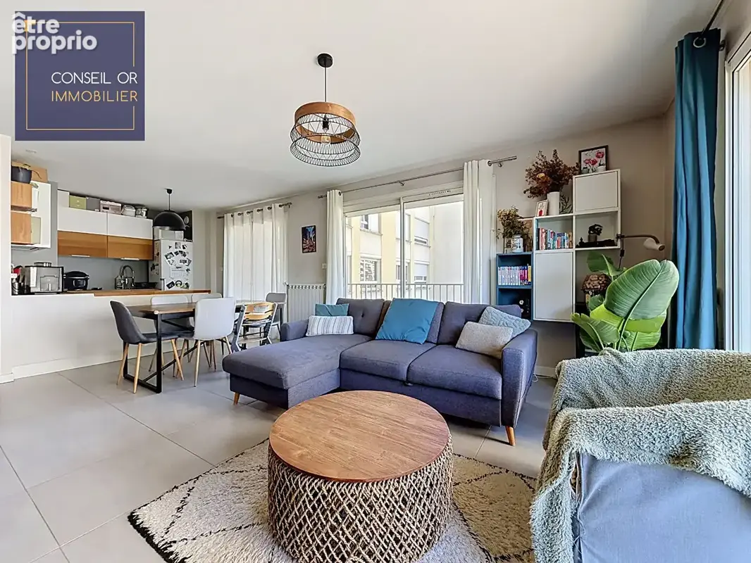 T3 - 69 m2 - 2 chambres - balcon - parking et cave - photo 2