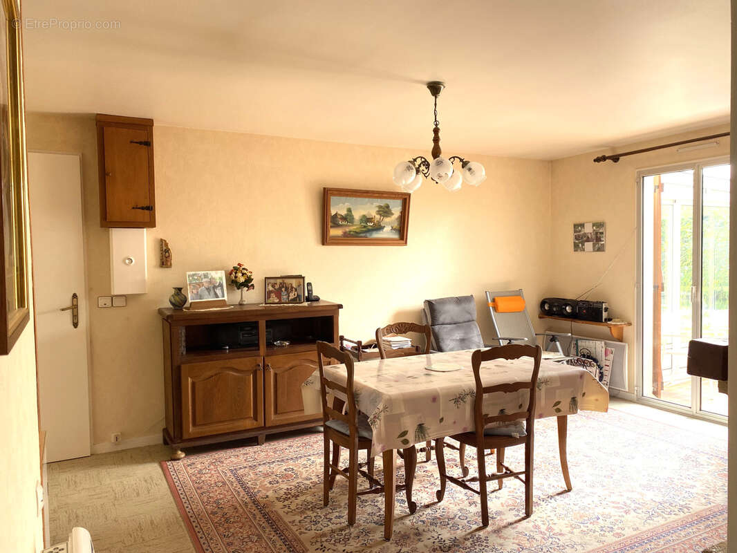 Maison à BAZOCHES-SUR-LE-BETZ