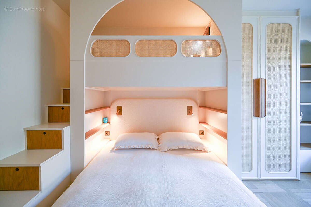 Appartement à PARIS-8E