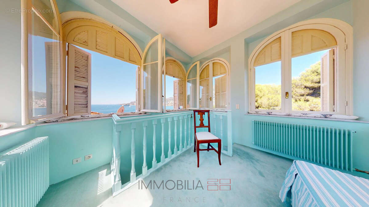 Villa cynthia  - 4 pièces duplex avec terrasse vue panoramique - cave et parking - photo 14