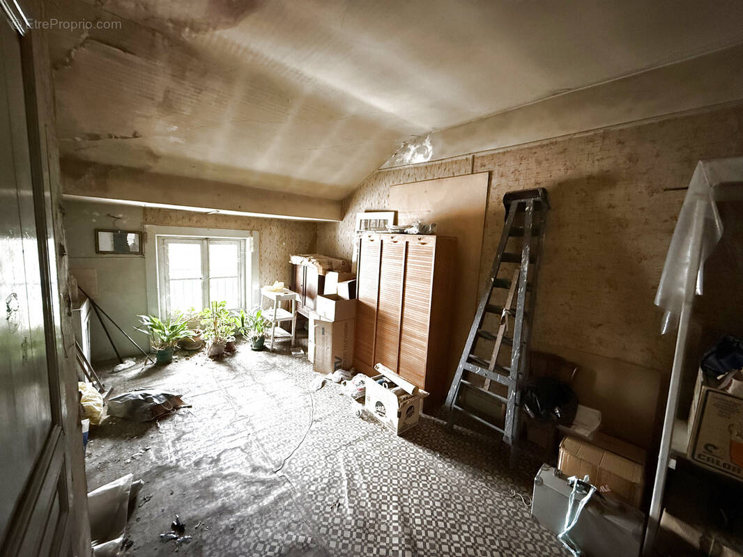 Autre à SAINT-ETIENNE