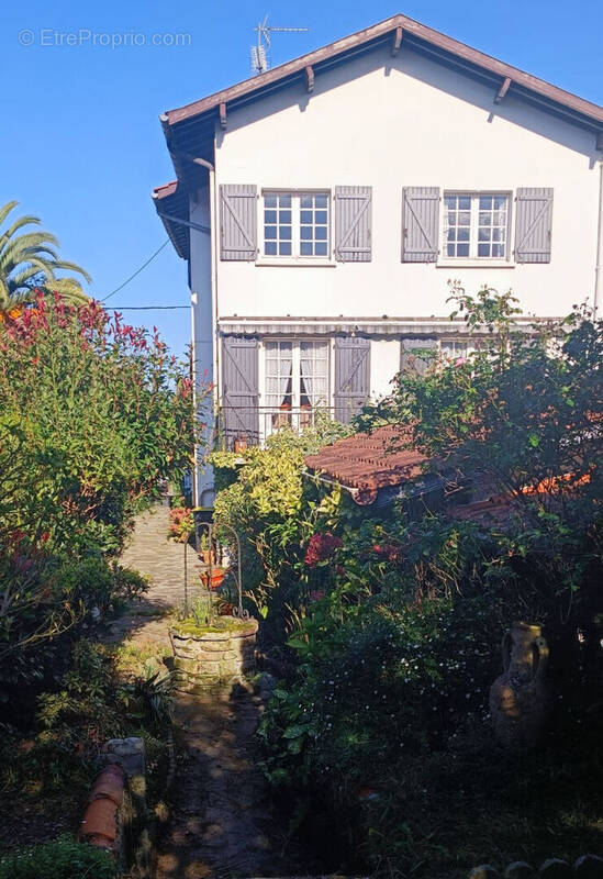 Maison à CIBOURE