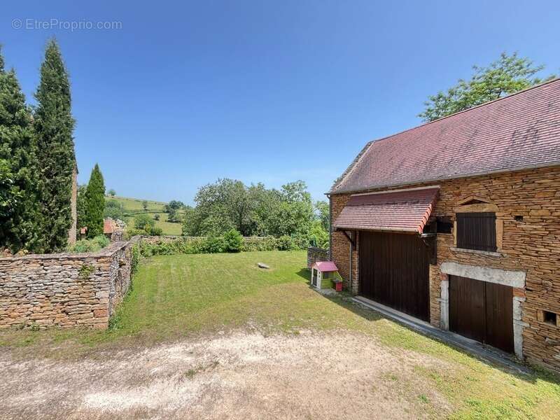 Maison à SAINT-YTHAIRE