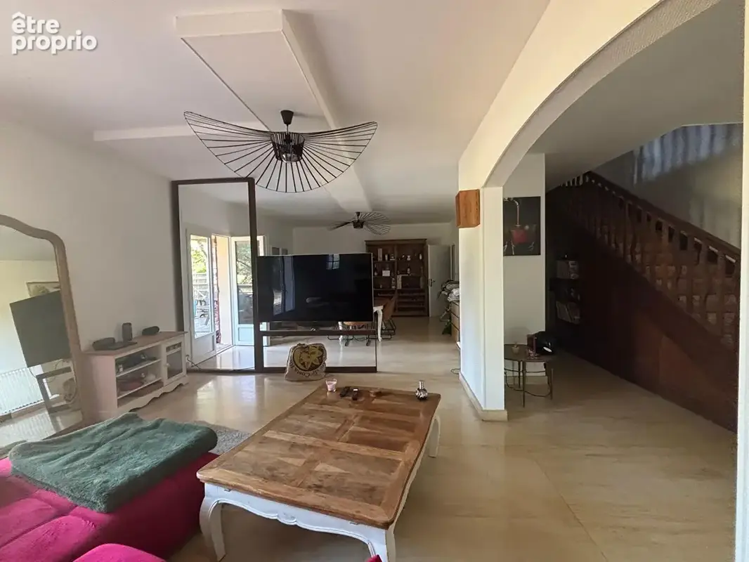 Propriété familiale d'exception à Jarnac (16) - photo 2