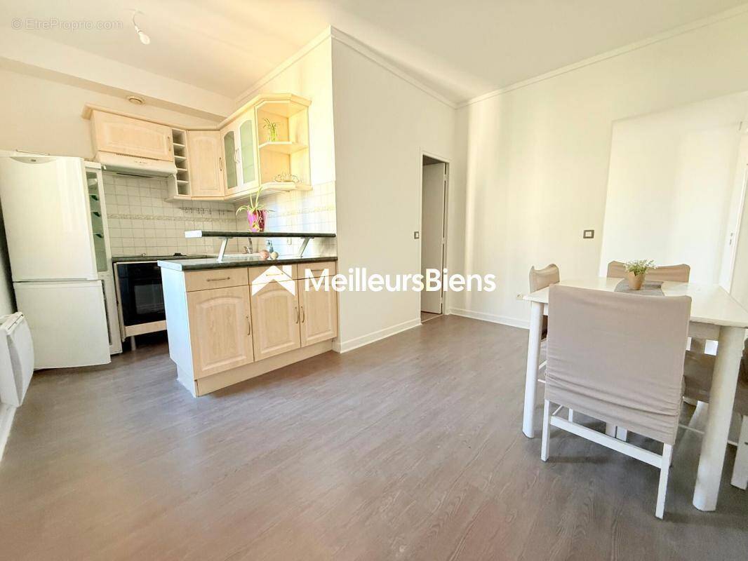 Appartement à PERSAN