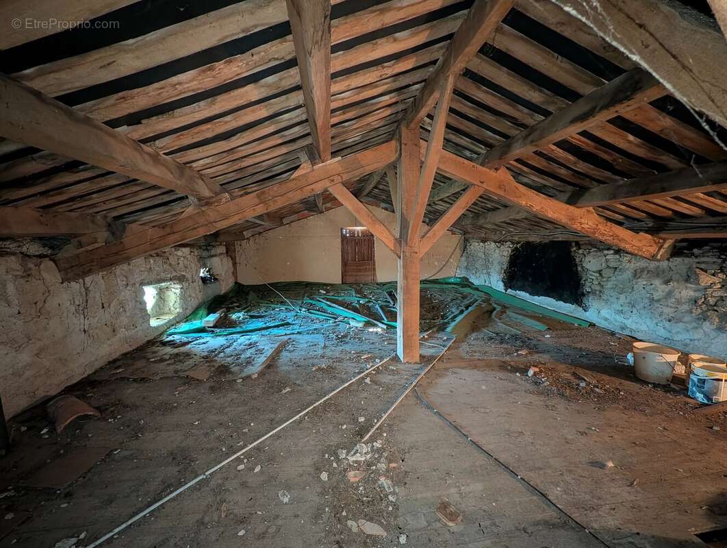 Maison de campagne avec deux chambres, grange et vue magnifique - photo 18