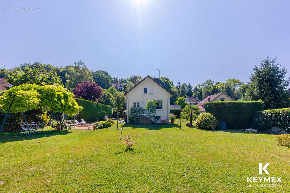 Maison à PRESLES