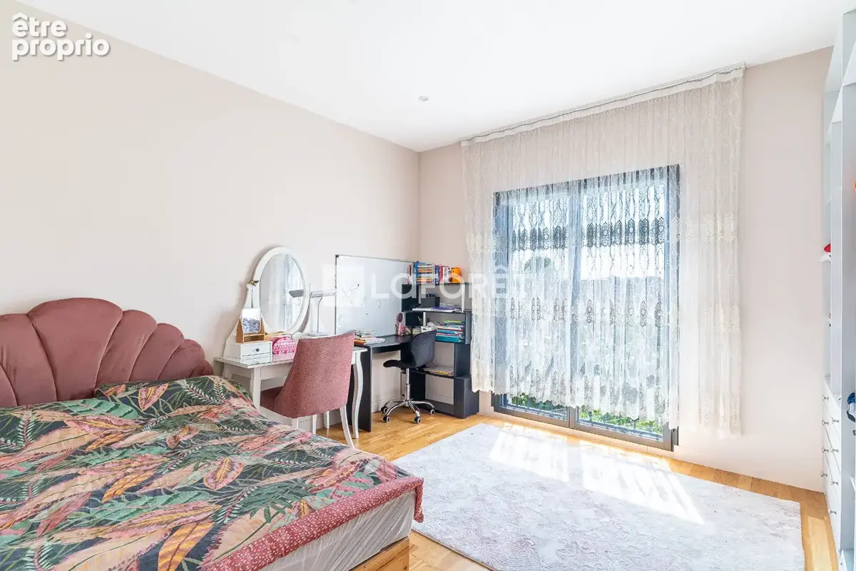 Maison contemporaine de plus de 200m2 - 8 pièces - 6 chambres - DPE A - photo 13