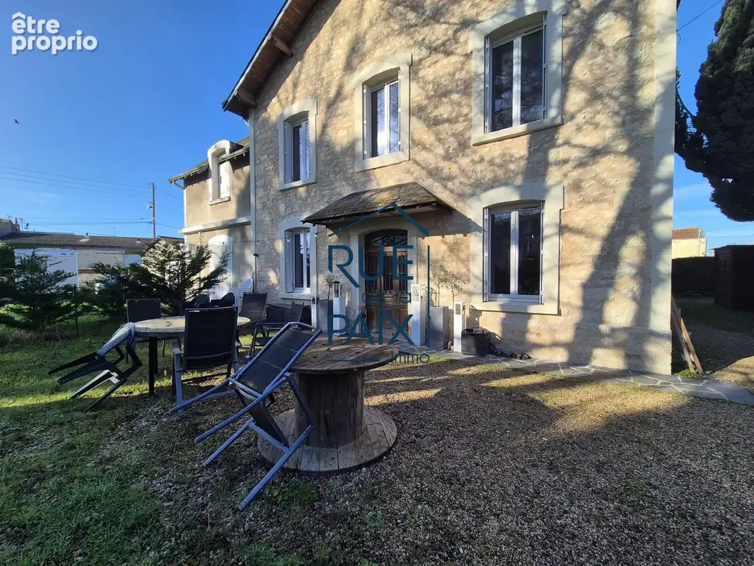 Maison 8 pièces 196 m² à vendre à Loudun (86200) - photo 3