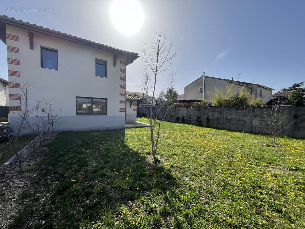 Maison à VILLENAVE-D'ORNON