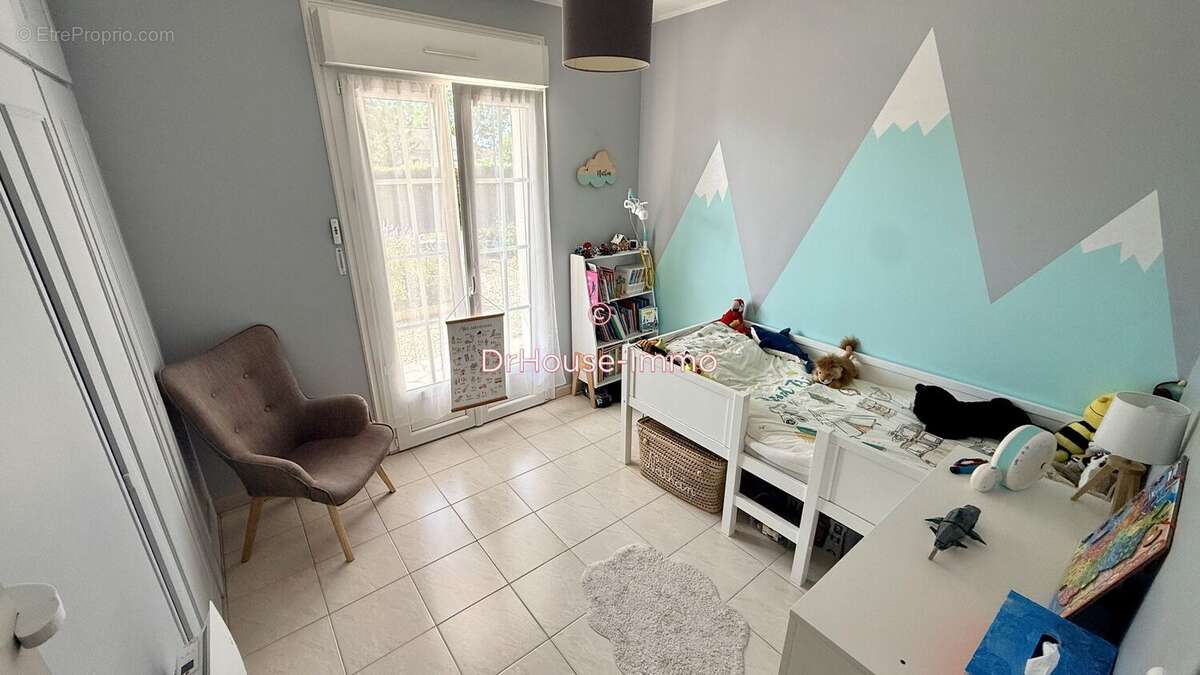 Maison à SAINTE-NEOMAYE