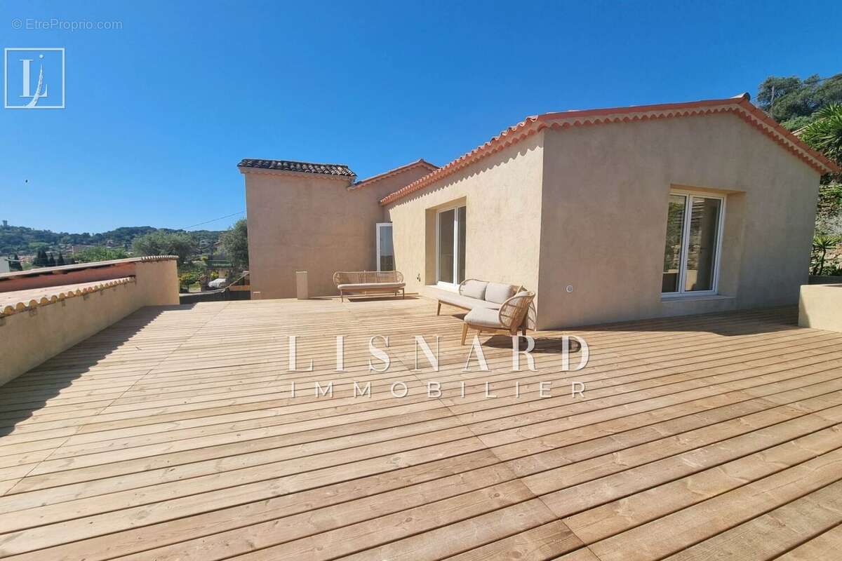 Maison à VALLAURIS