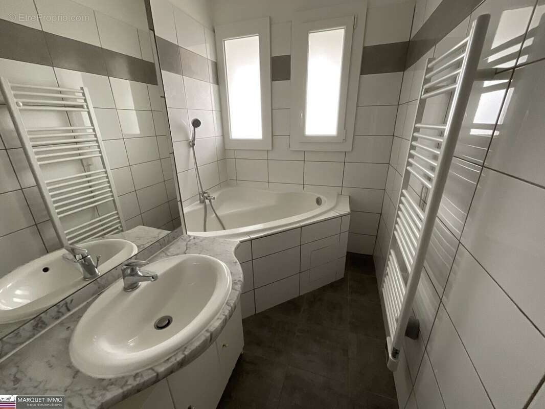 Appartement à BEZIERS