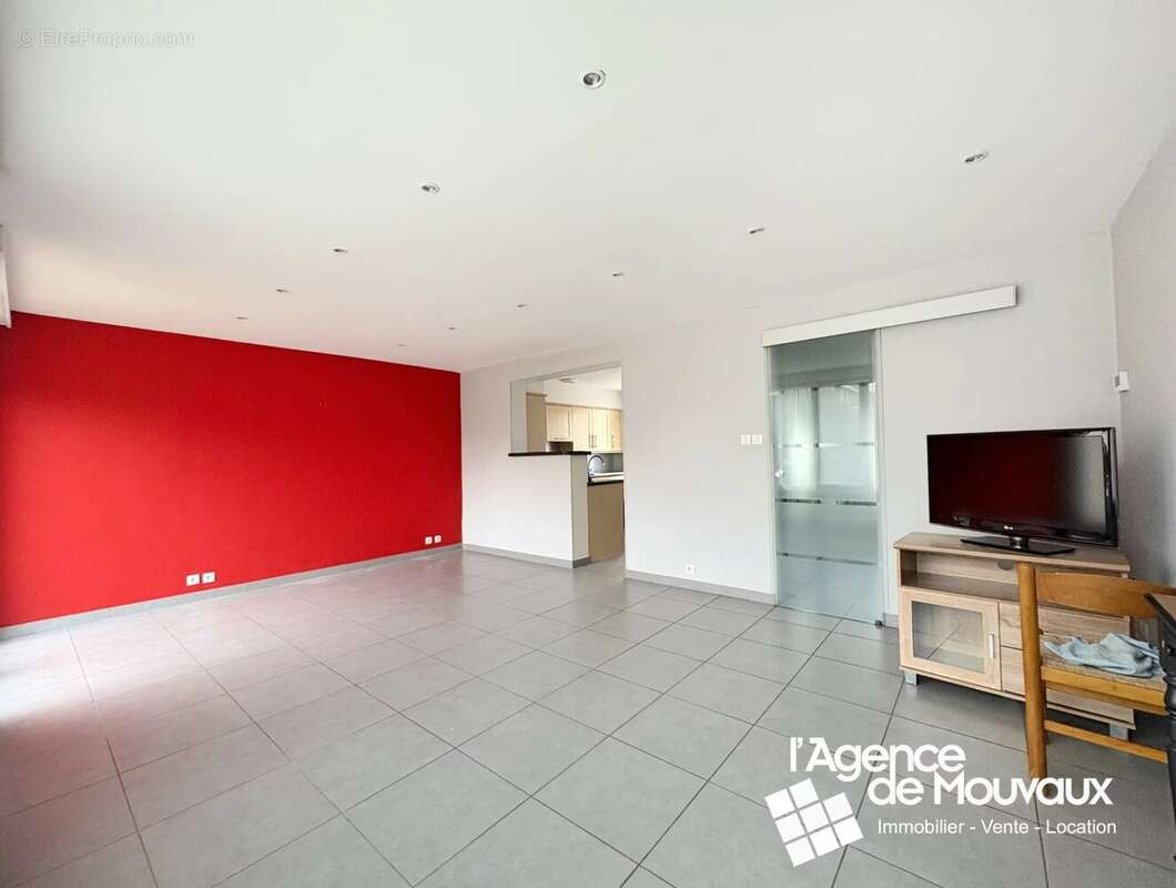 Maison à NEUVILLE-EN-FERRAIN