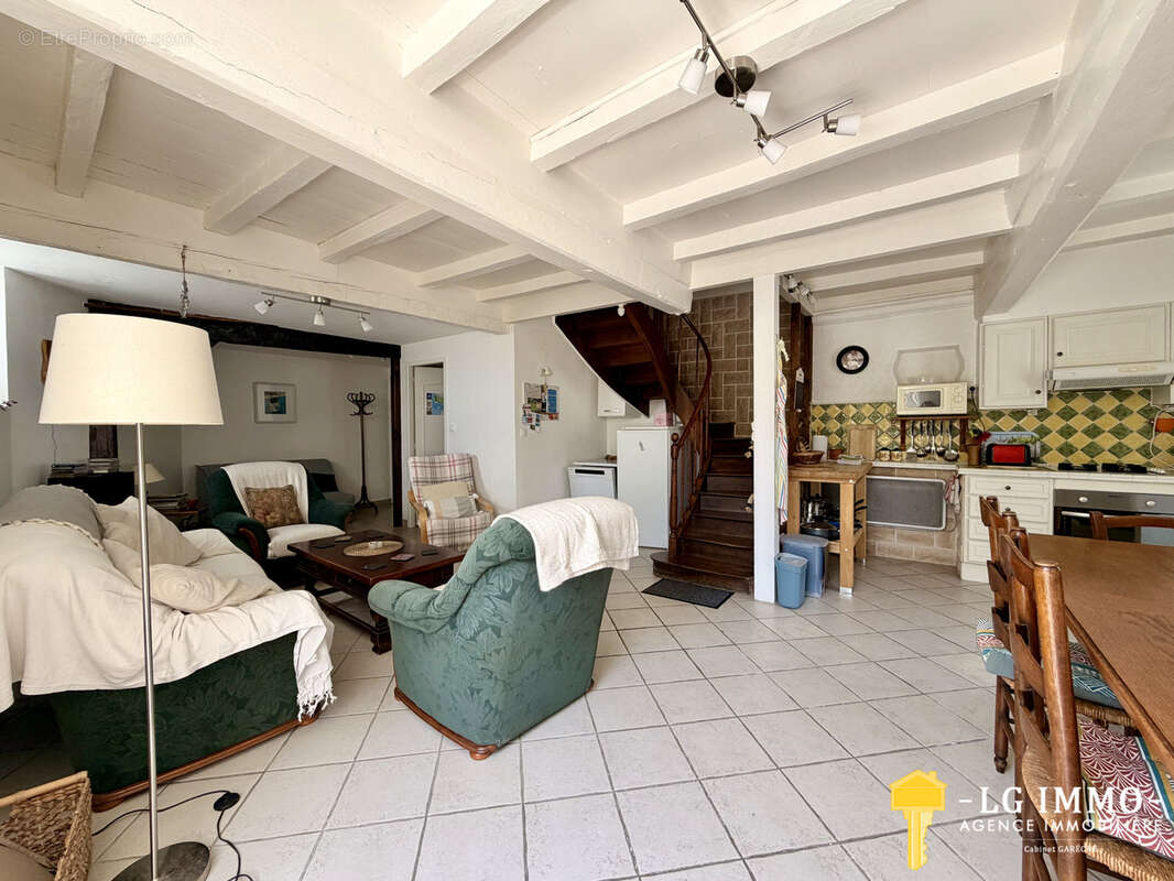 Maison à MORTAGNE-SUR-GIRONDE