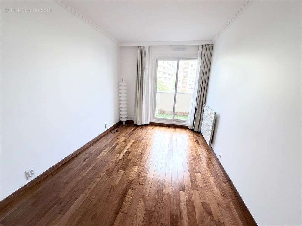 Appartement à PARIS-19E