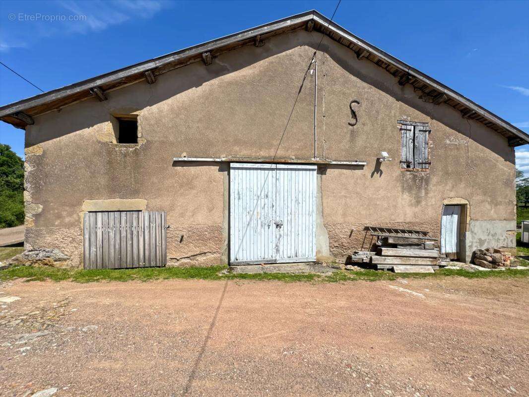 Maison à SAINT-LAURENT-EN-BRIONNAIS