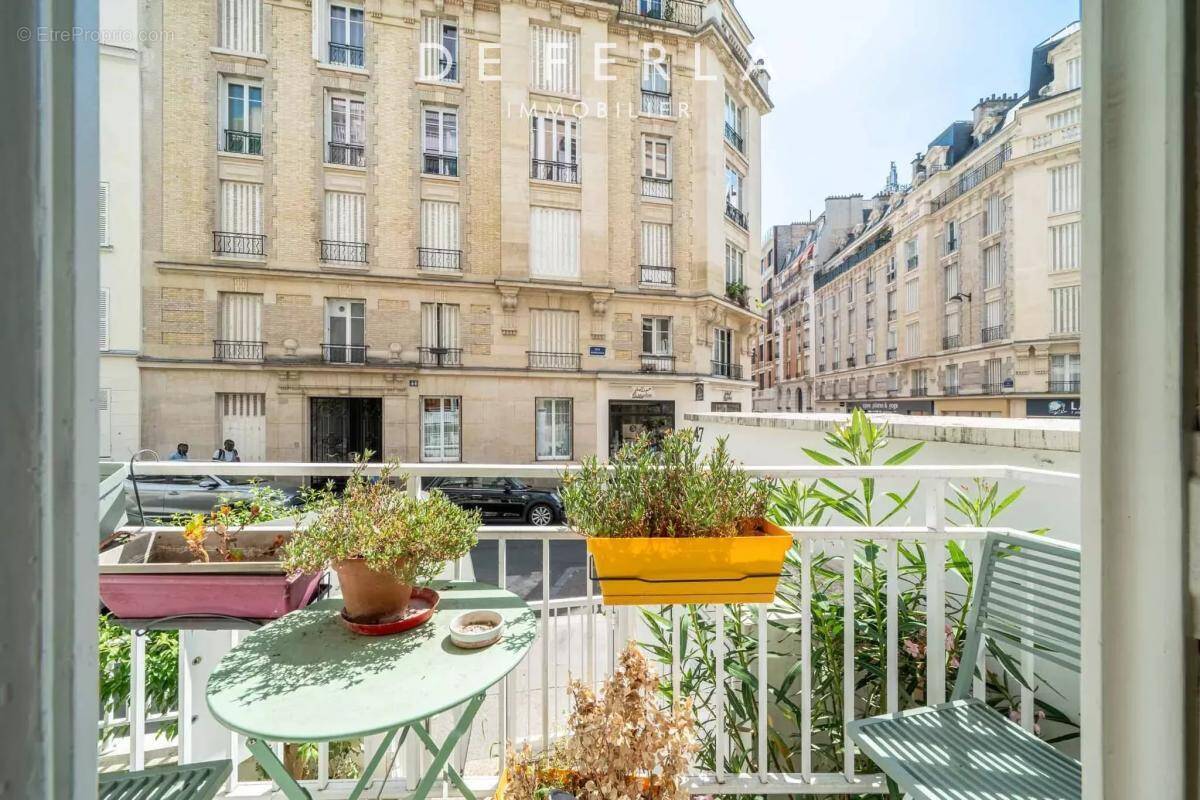 Appartement à PARIS-15E