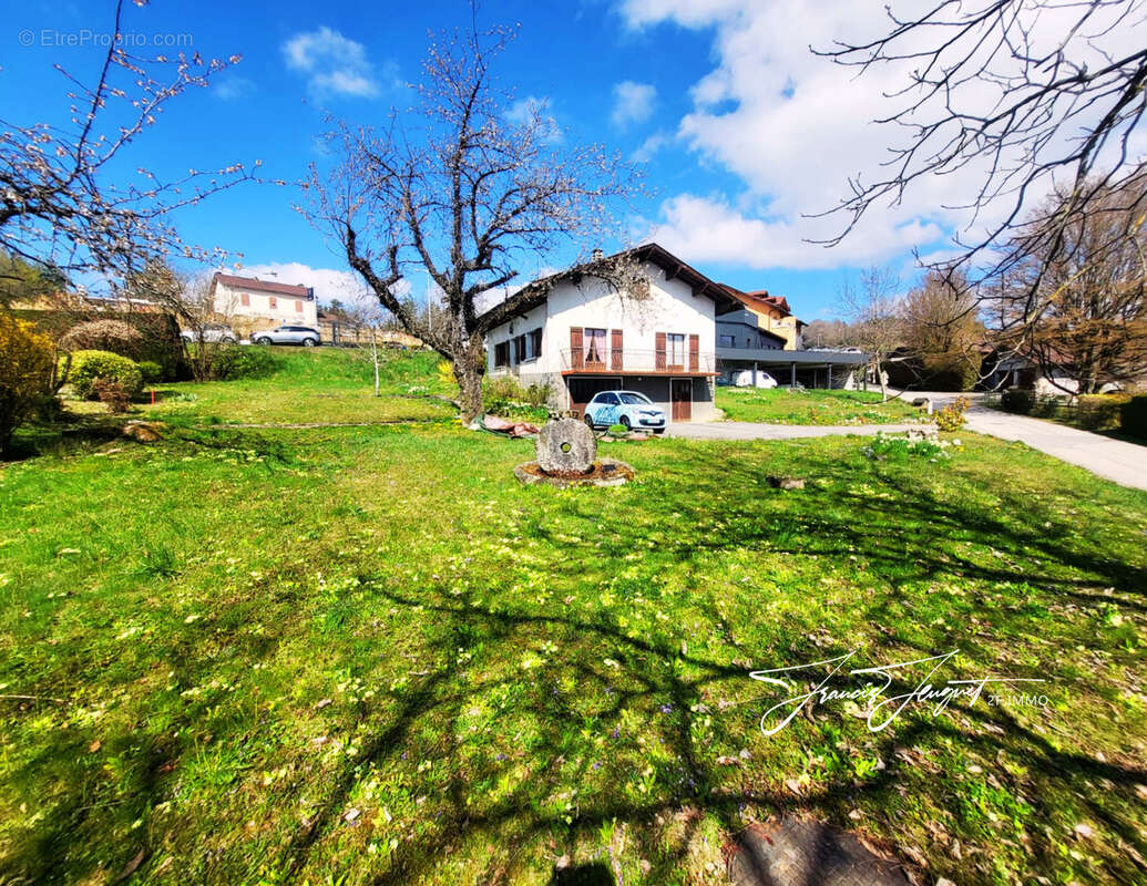 Maison à GROISY