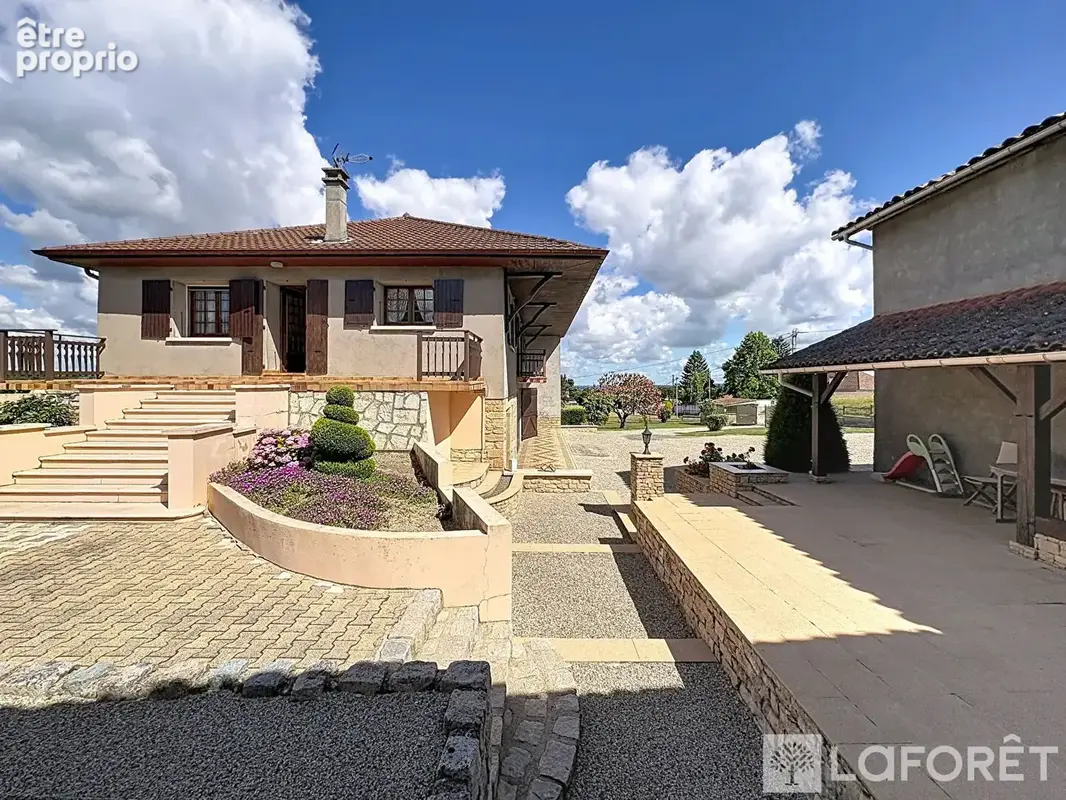 Maison de caractère avec dépendance et fort potentiel -four (38080) - photo 12