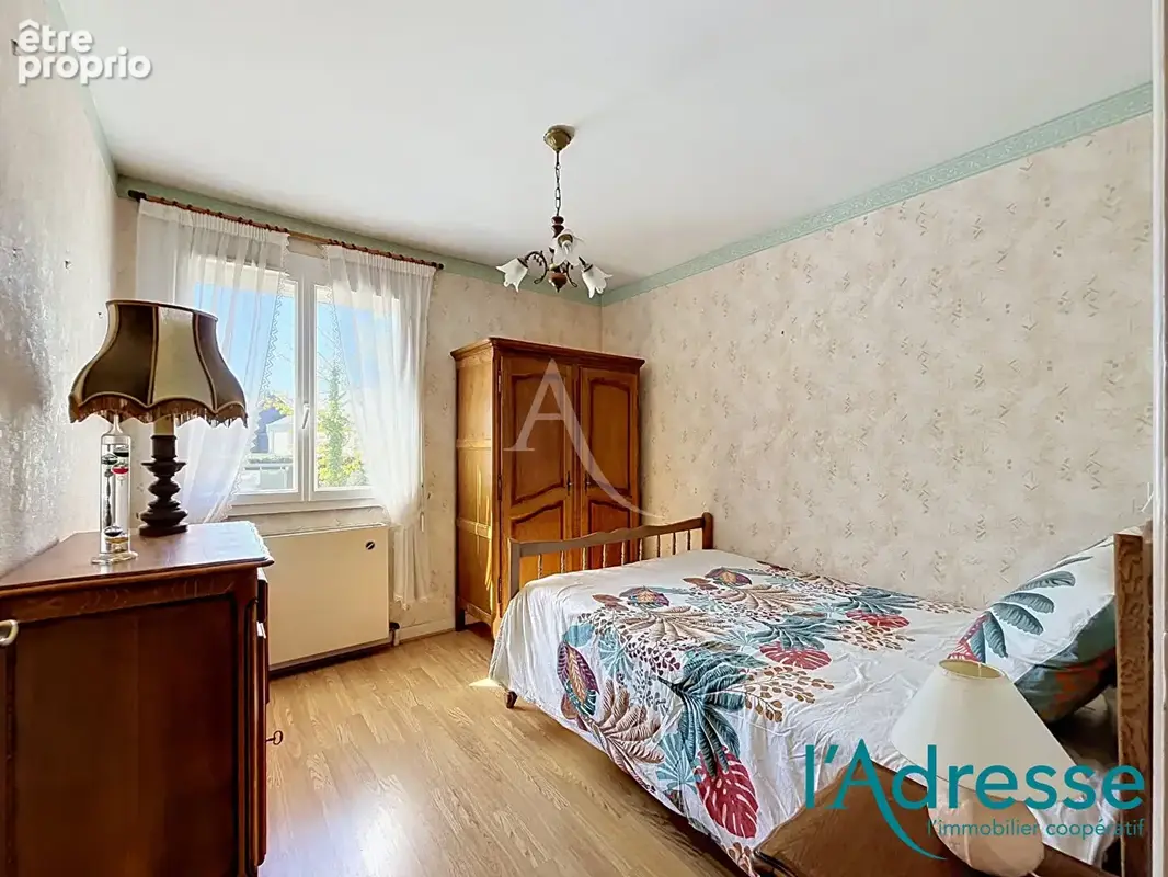 LAVAL - Quartier des Blardières- Maison 3 chambres avec terrain clos - photo 9