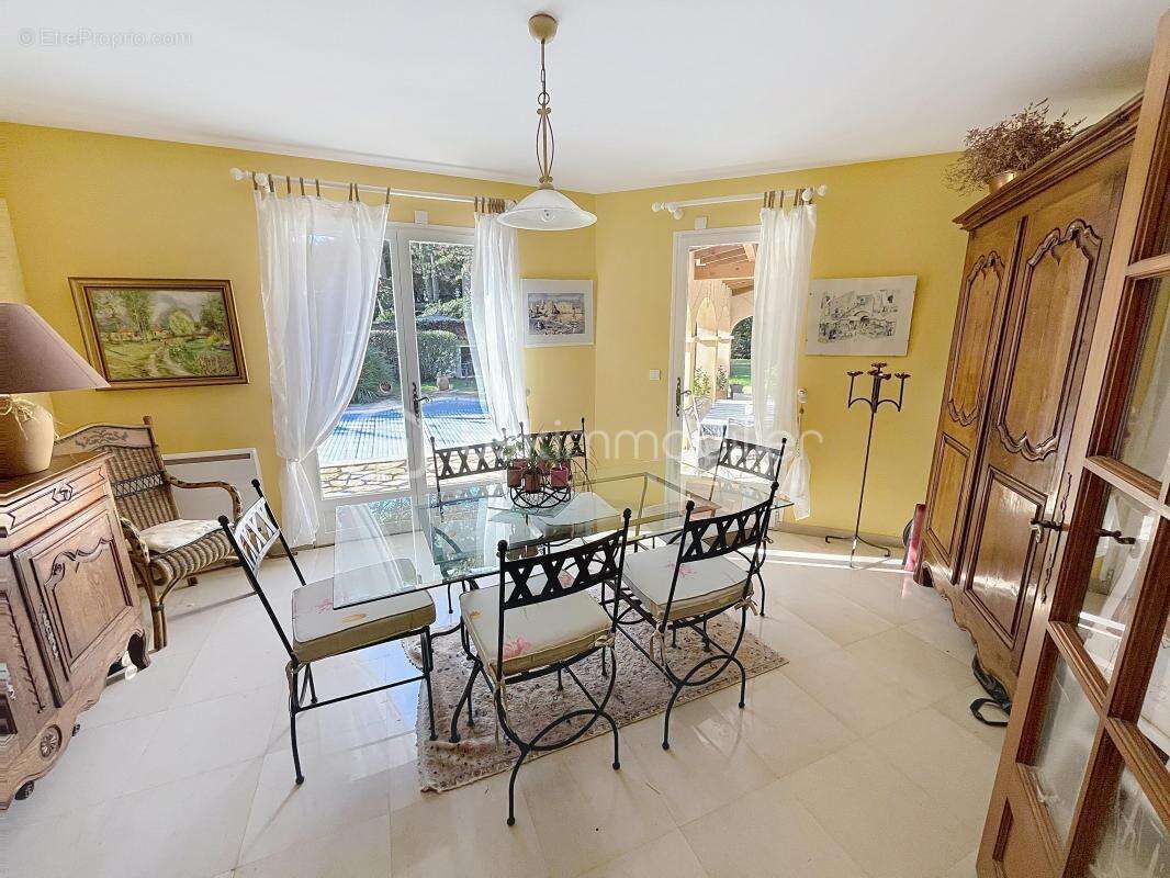 Maison à NIMES