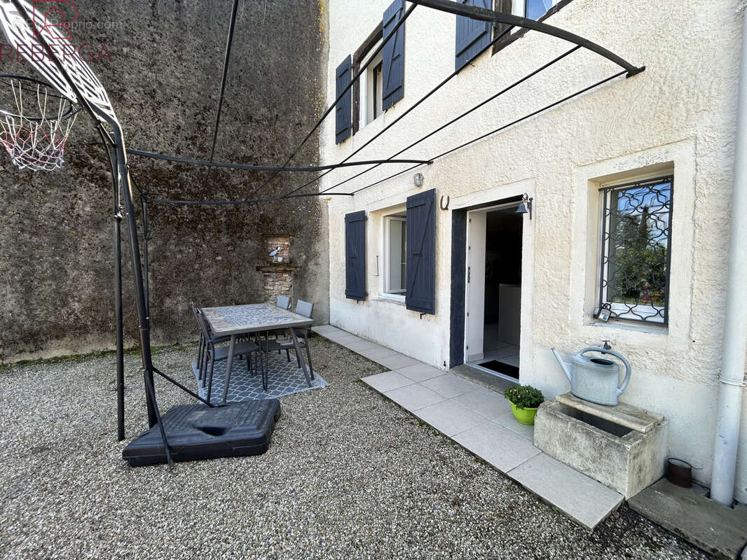 Maison à LABRUGUIERE