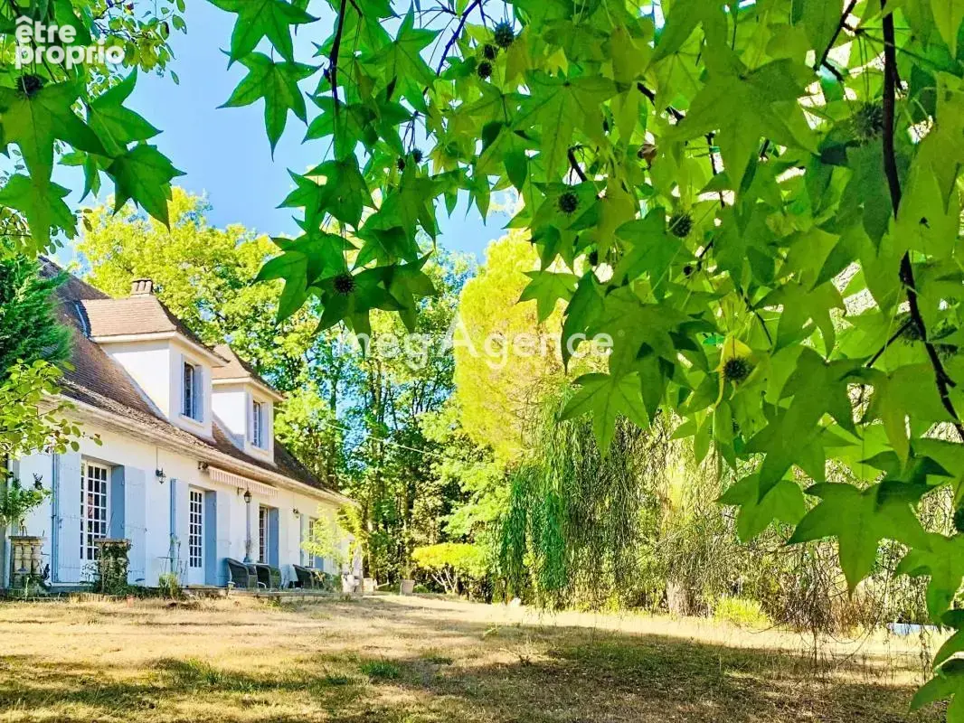 Maison de caractère avec fort potentiel - photo 2