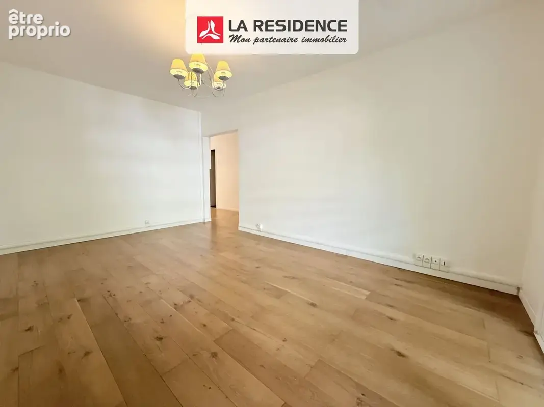Appartement 4 pièces 80 m² à vendre à Velizy-Villacoublay (78140) - photo 3